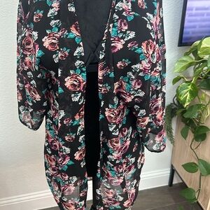 Black floral swimsuit coverup/shaw‎